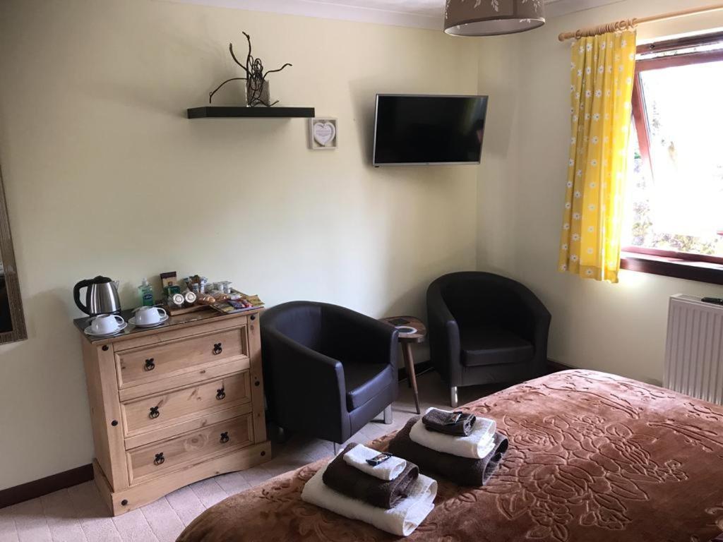 Tom Beag - Ben Nevis View Rooms Fort William Bagian luar foto