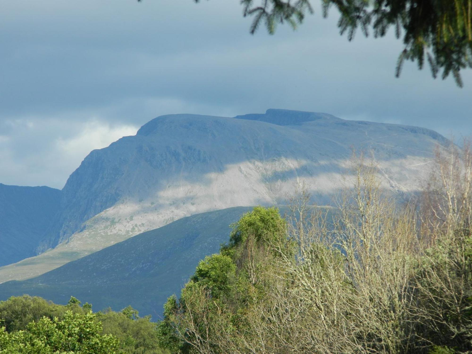 Tom Beag - Ben Nevis View Rooms Fort William Bagian luar foto